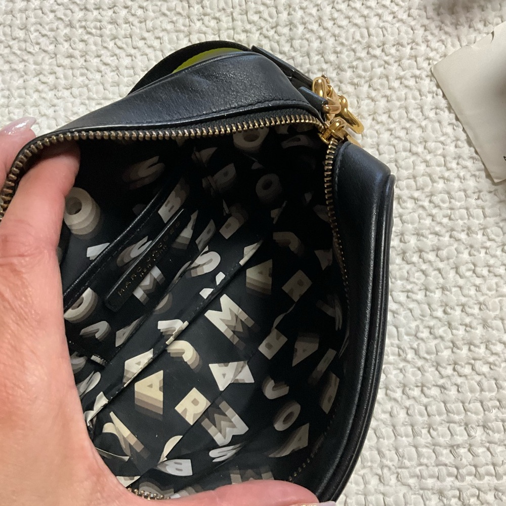 Marc Jacobs Black Crossbody Bag - Picture 6 of 16